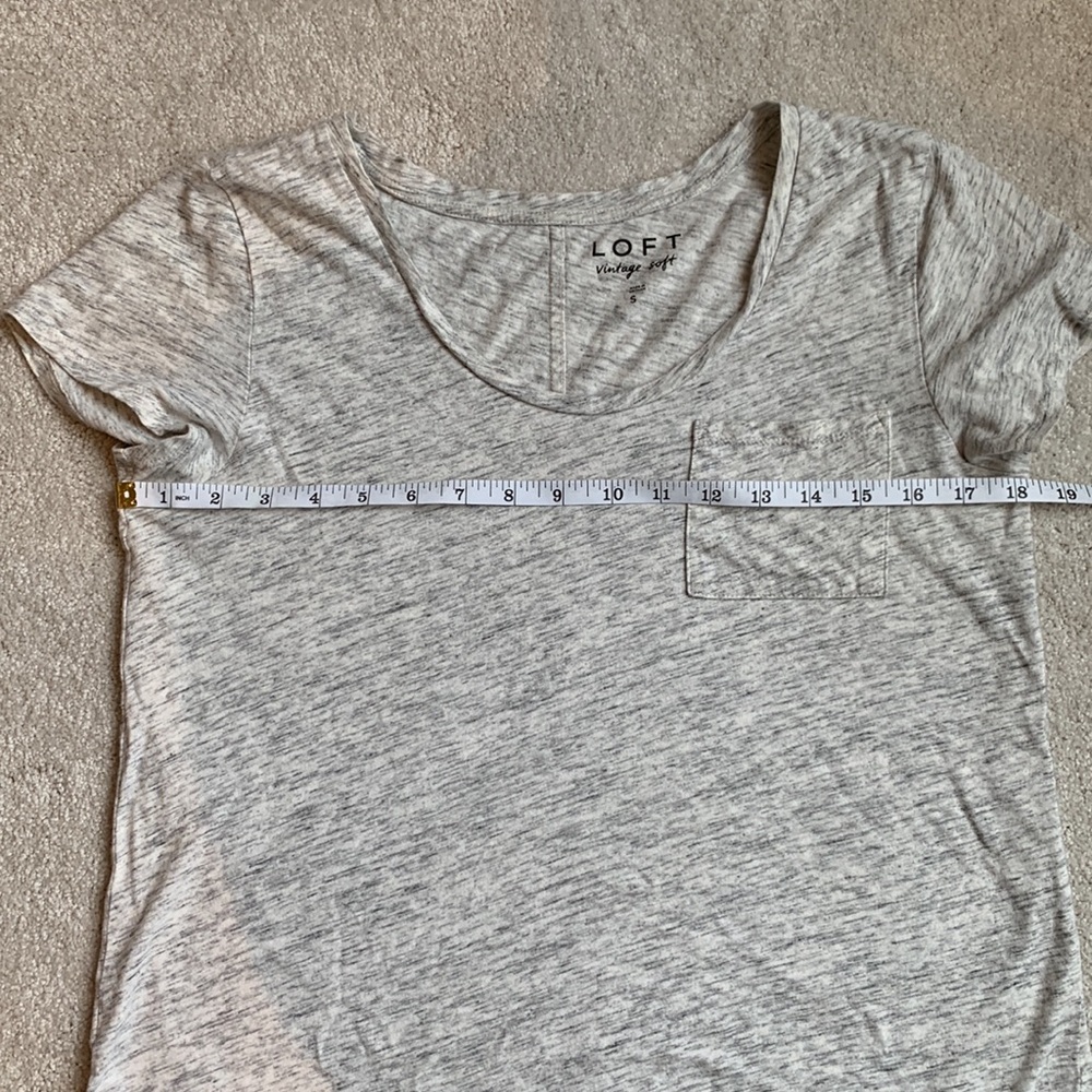 Loft • tshirt - Picture 3 of 4